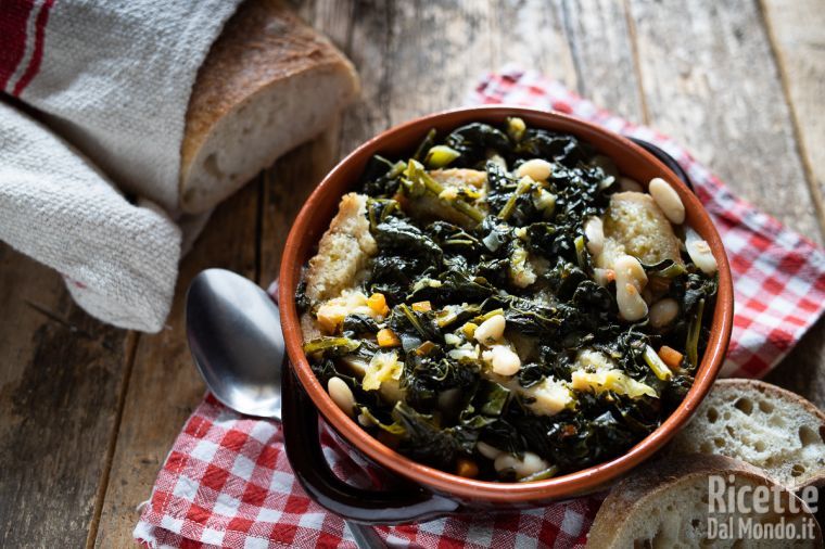 Ribollita, la minestra toscana di cavolo nero
