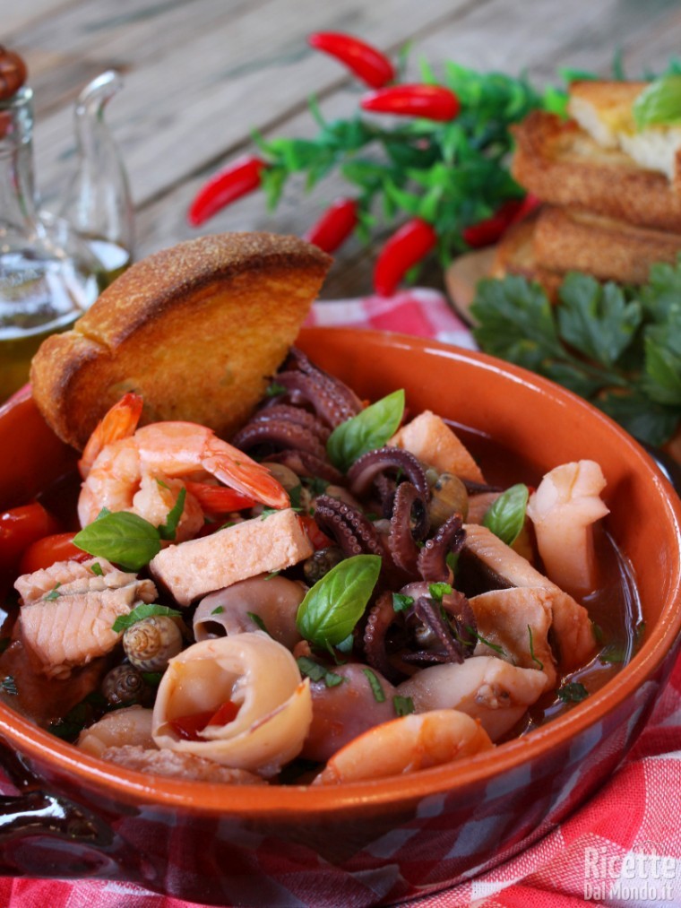 Ricetta della zuppa classica di pesce