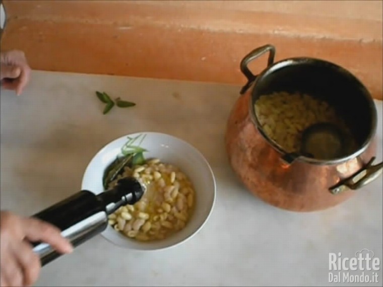 Zuppa di Fagioli bianchi e Cavatelli