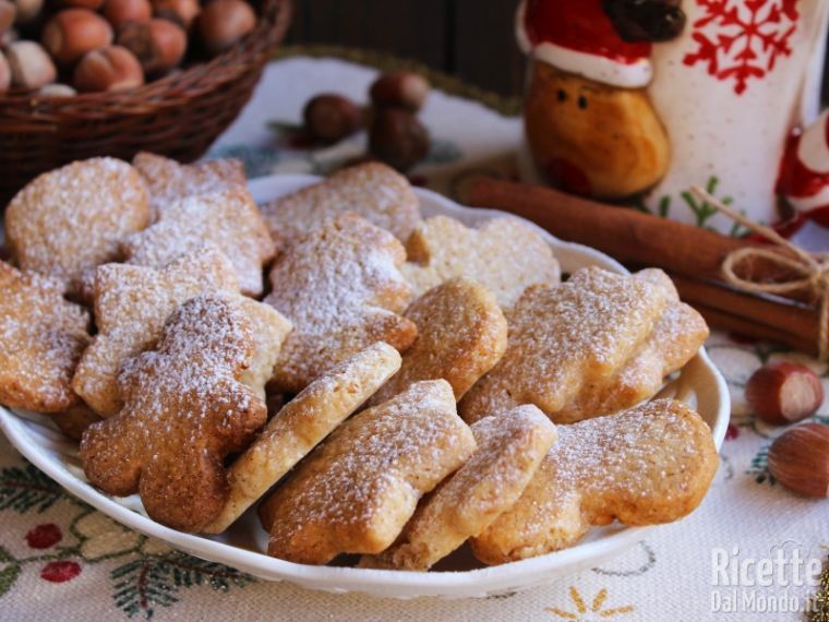 Ricetta Biscotti alle nocciole di Natale