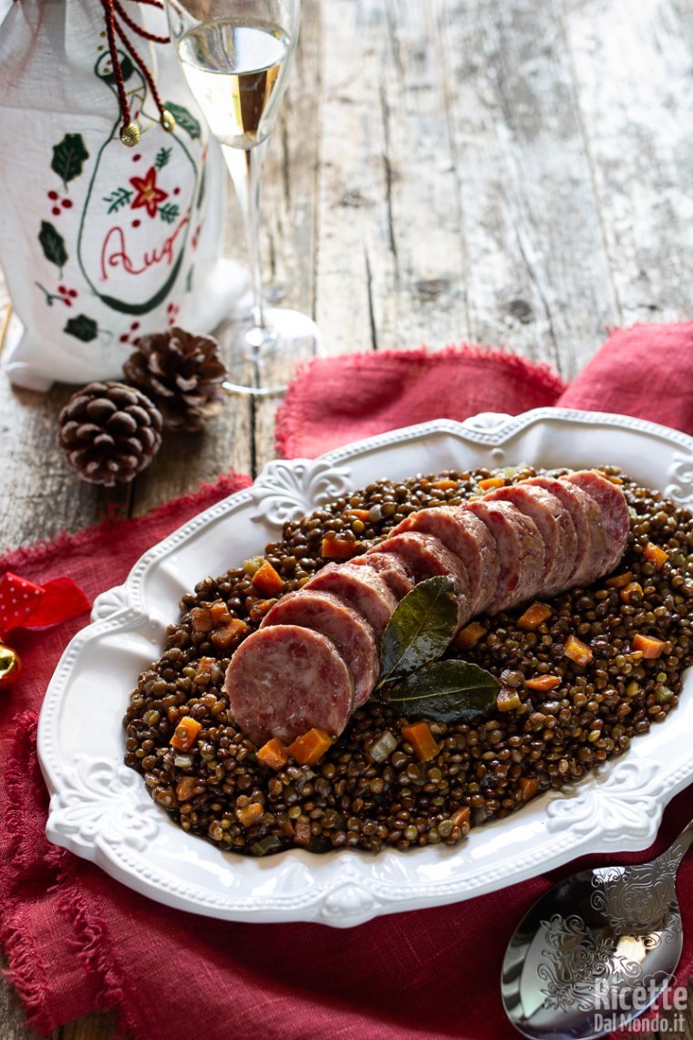 Come fare il cotechino con lenticchie per Capodanno