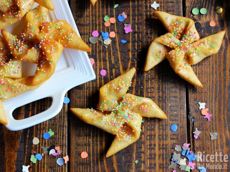 Servire le Girandole dolci di Carnevale