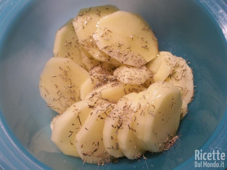 Spigola al Cartoccio con Patate al Forno