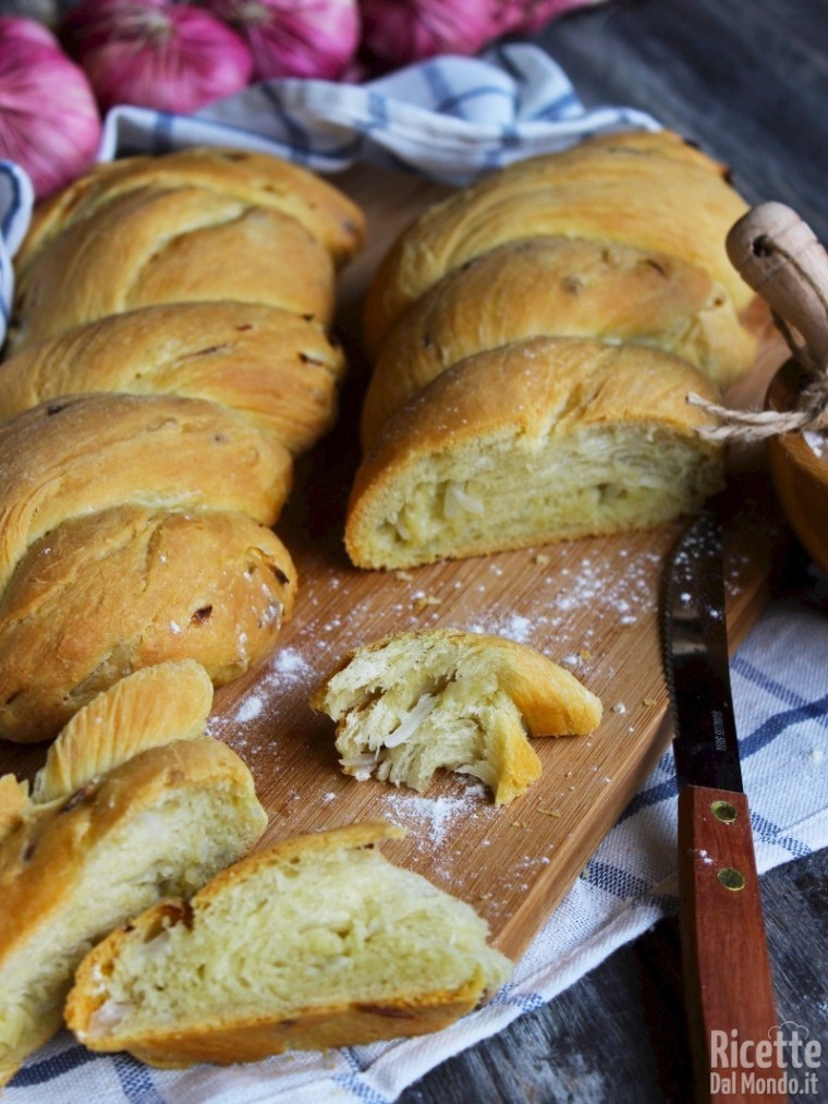 Panini alla cipolla fatti in casa
