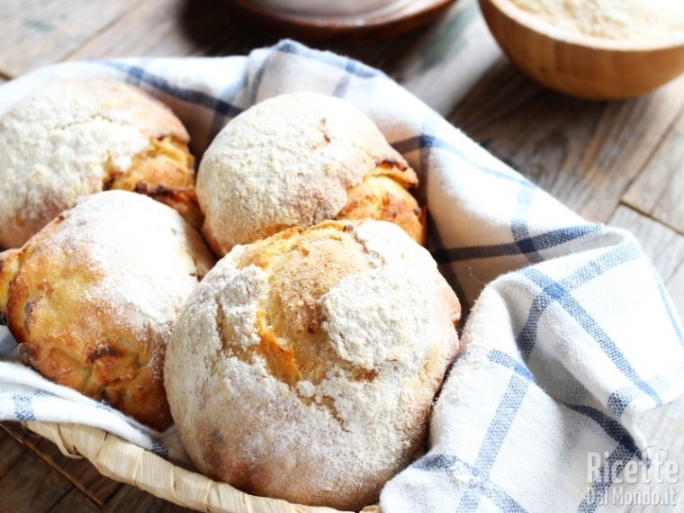 Pane alla ricotta sardo