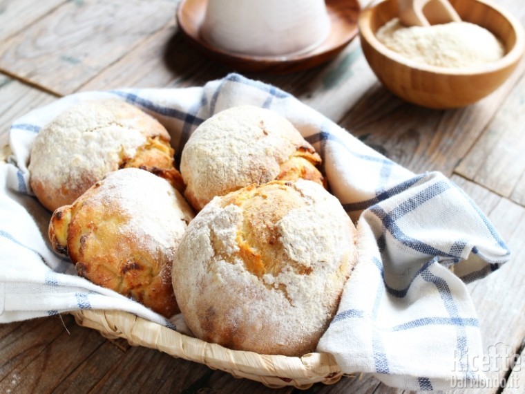 Panini di ricotta sardi