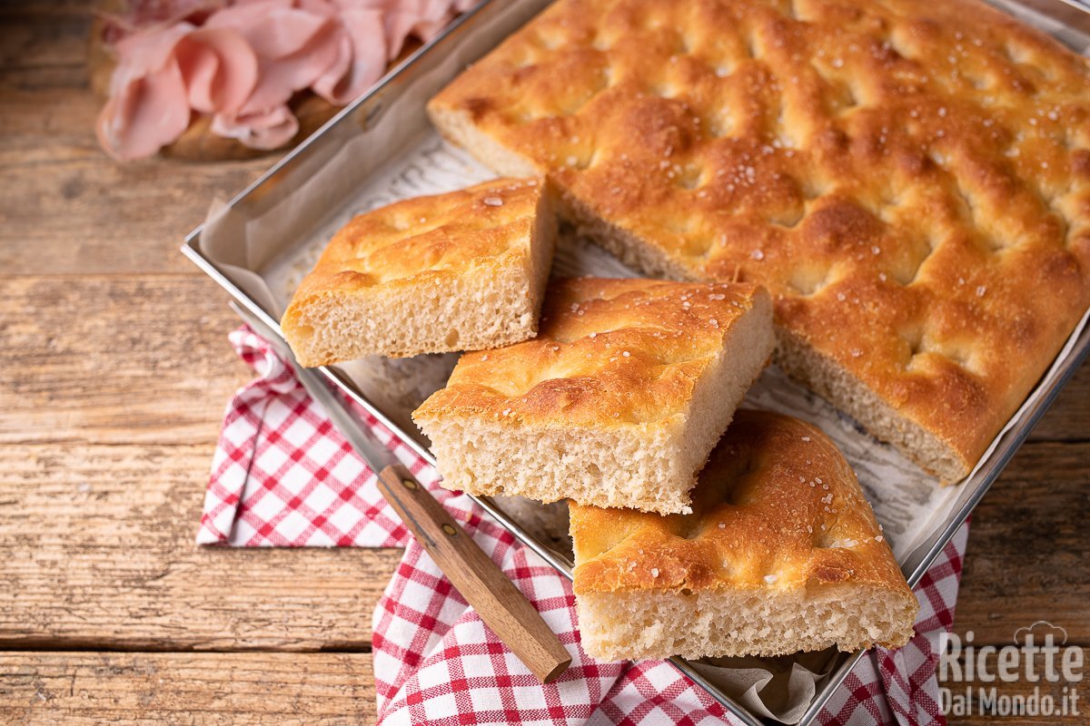 Spianata romagnola. Scopri la ricetta originale, morbida e veloce!