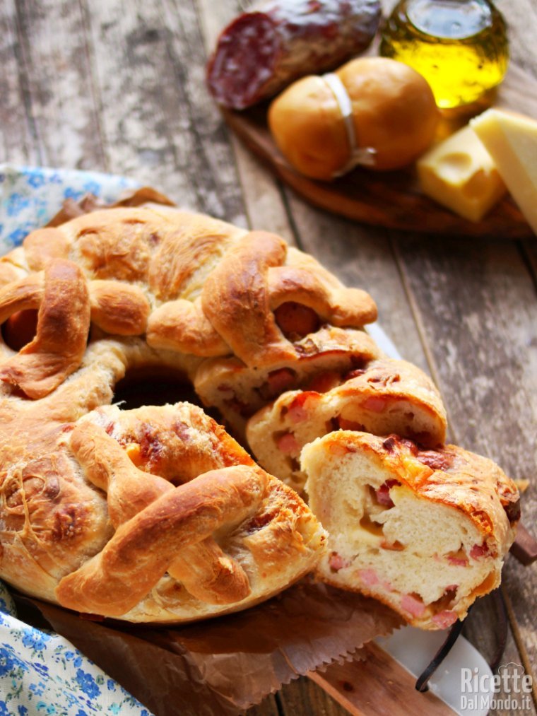 Come fare il casatiello classico napoletano