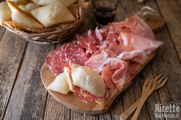 Gnocco fritto fatto in casa. La ricetta veloce per uno gnocco perfetto!