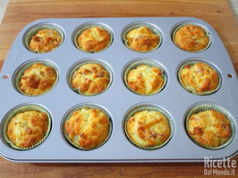Muffin salati cipolla e pancetta 10