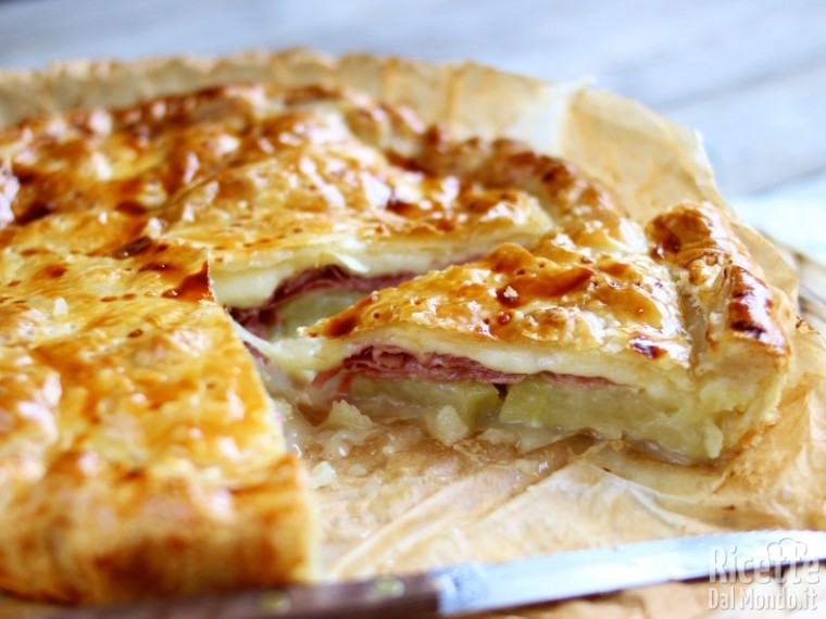 Torta salata con patate e prosciutto cotto 6