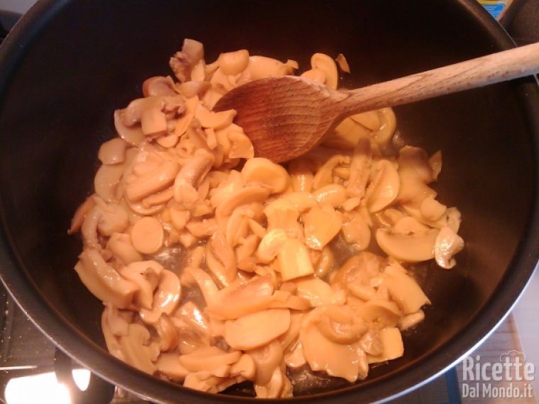 Torta Rustica Funghi e Piselli