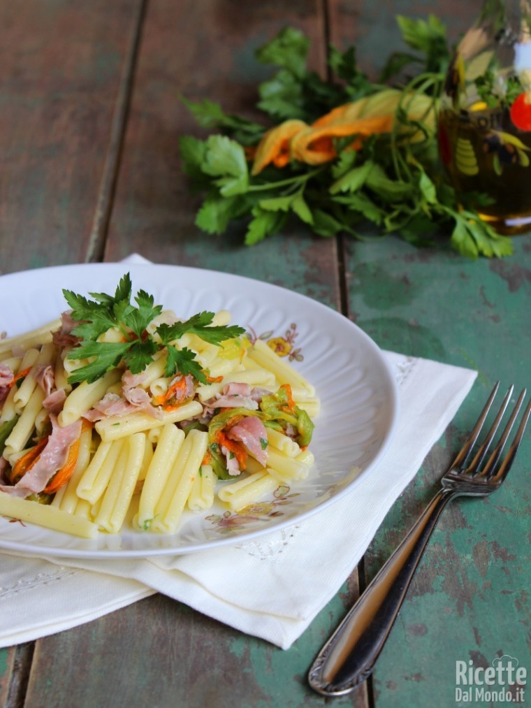 Caserecce ai fiori di zucca e prosciutto cotto 10
