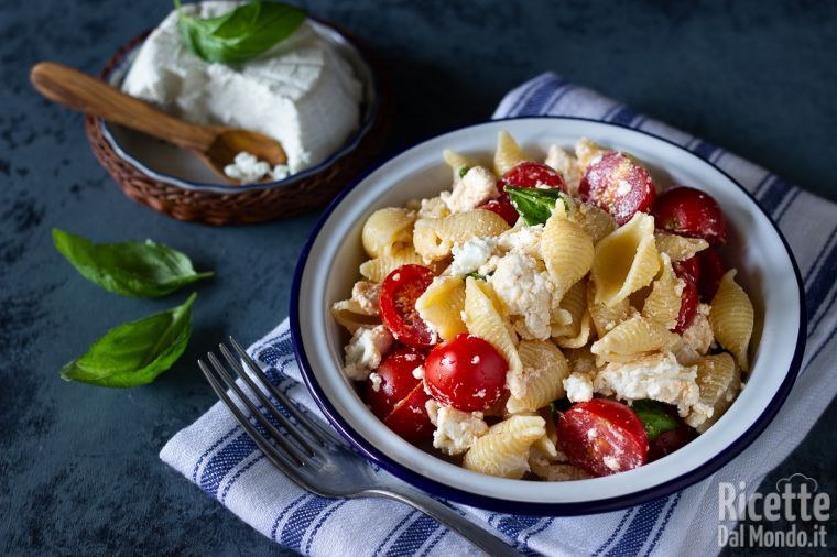 Conchiglie con ricotta e pomodorini