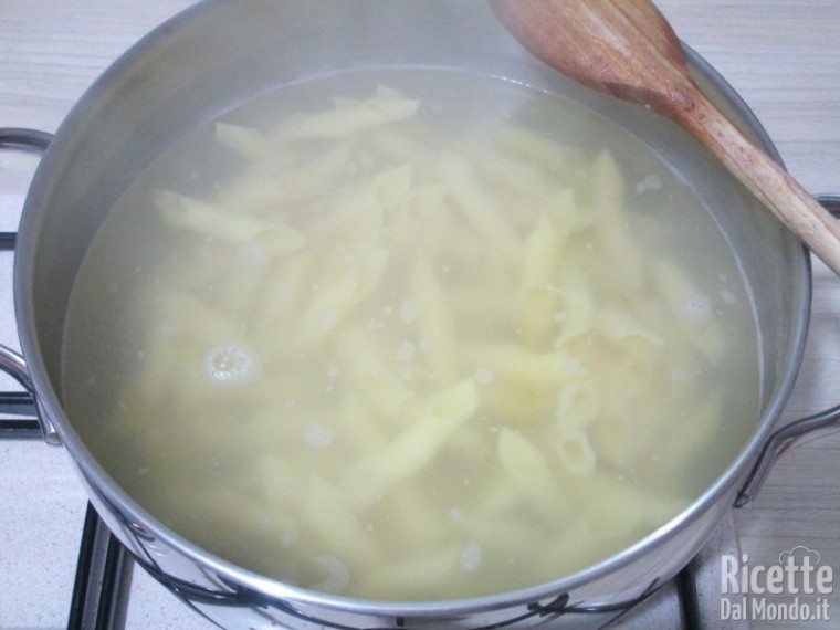 Pasta con salsa di peperoni 6