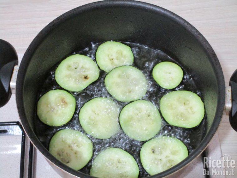 Friggere le melanzane