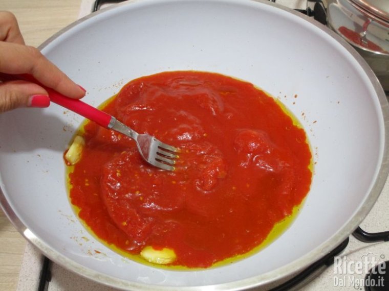 Far cuocere il sugo