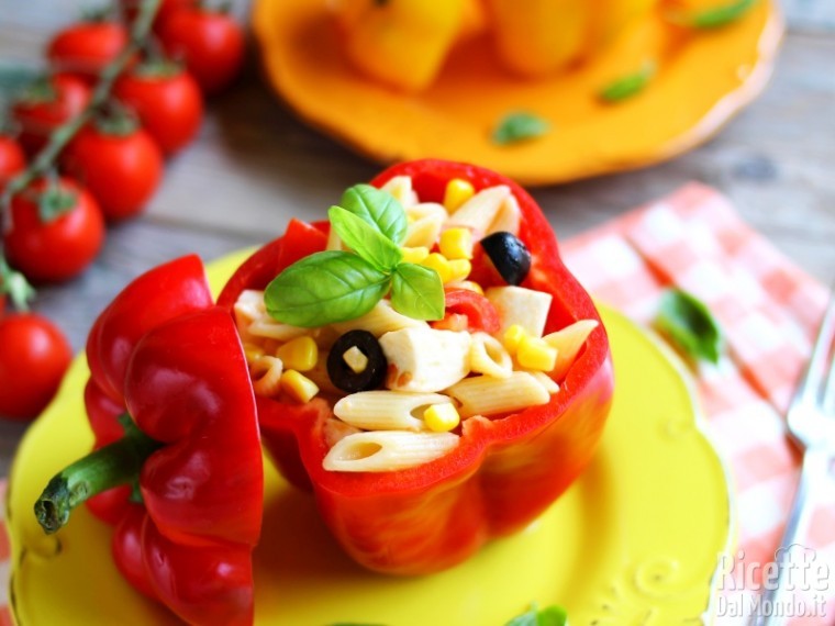 Gustosi peperoni ripieni di pasta