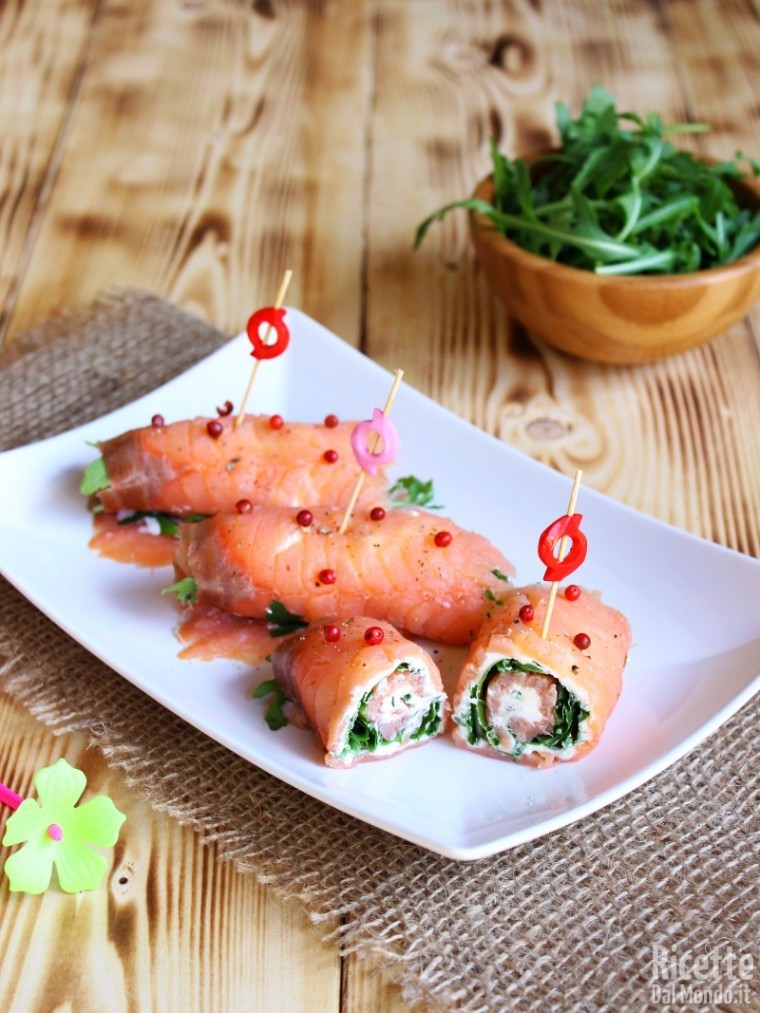 Come fare gli involtini di salmone affumicato