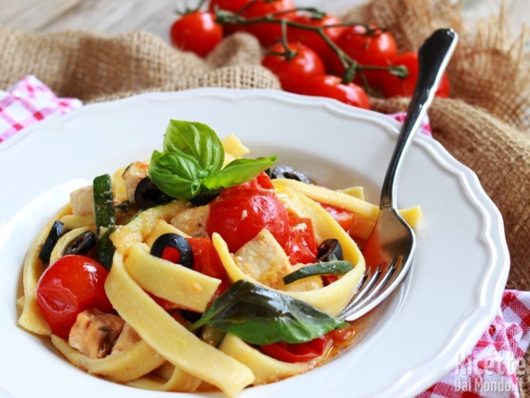 Ricetta pasta fresca con zucchine e pesce spada