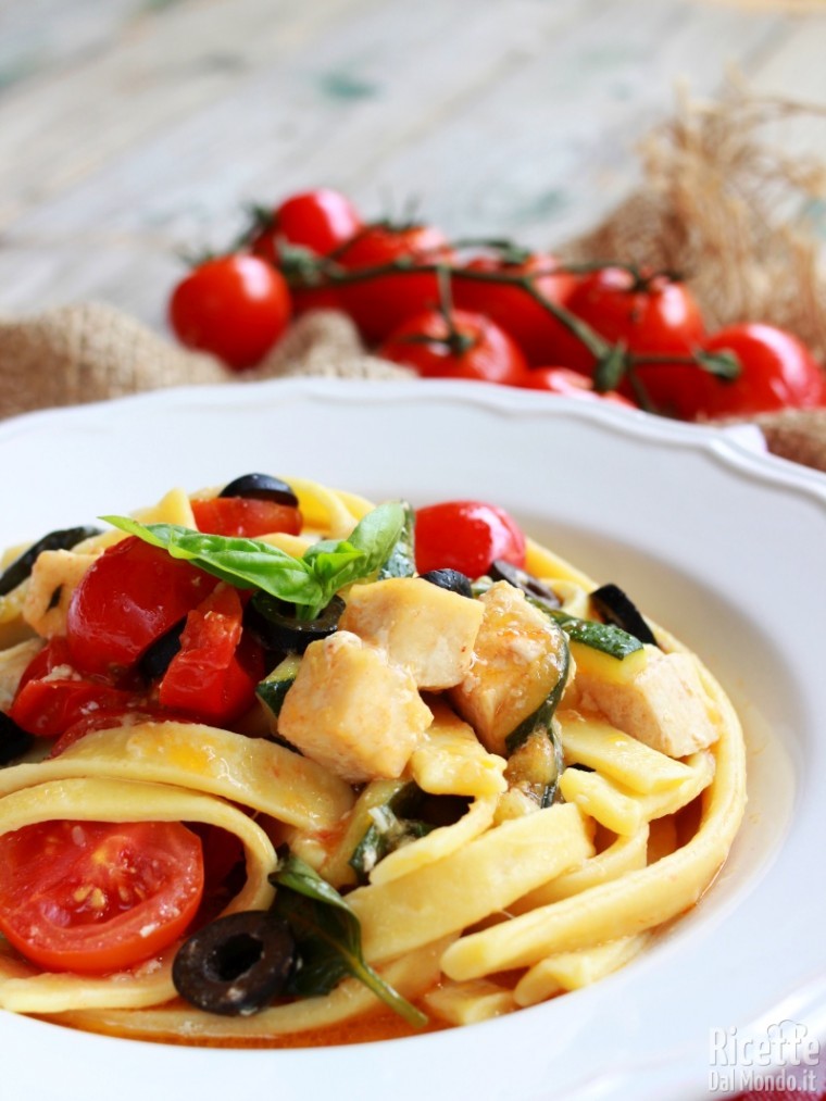 Come fare la pasta fresca con zucchine e pesce spada