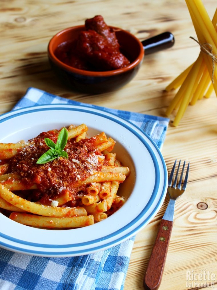 Come fare gli Ziti al ragù napoletano