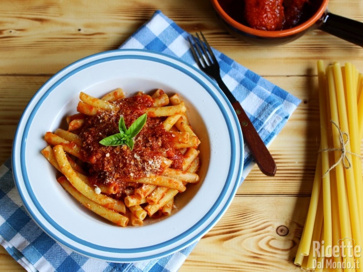 Ziti al ragù napoletano