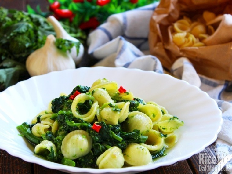 Come fare le orecchiette con le cime di rapa