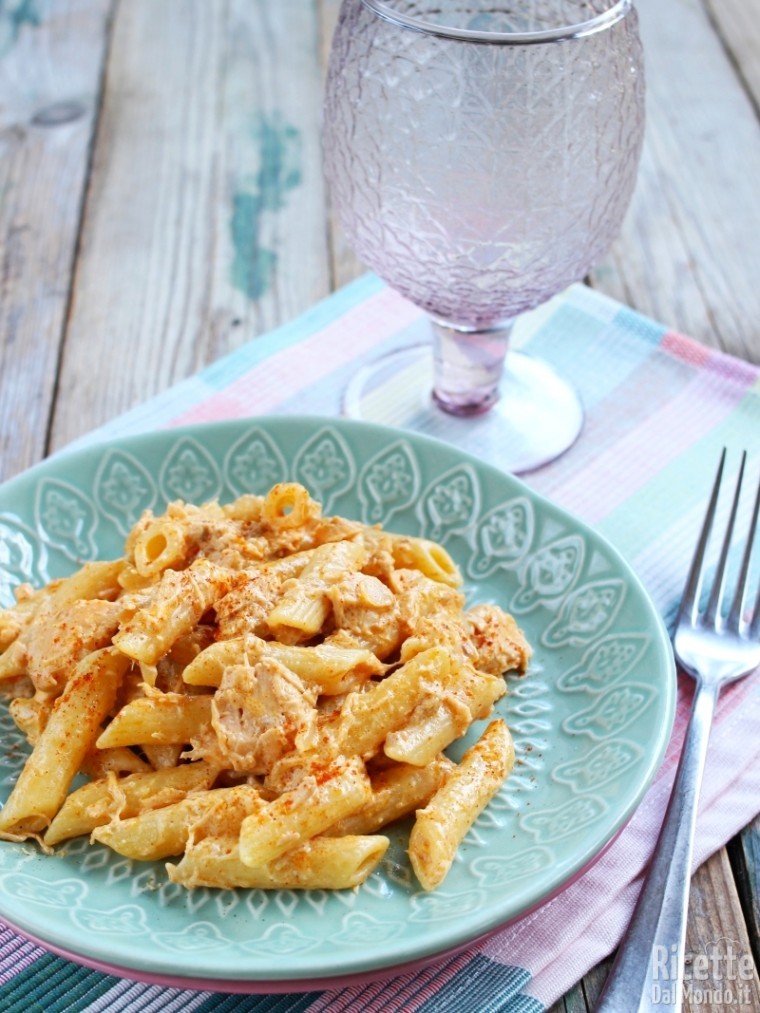 Ricetta penne salmone e paprika