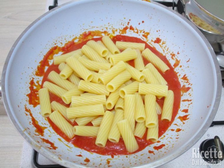 Cuocere la pasta
