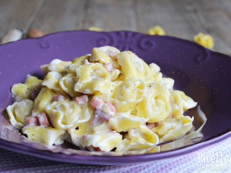 Ricetta tortellini panna e prosciutto