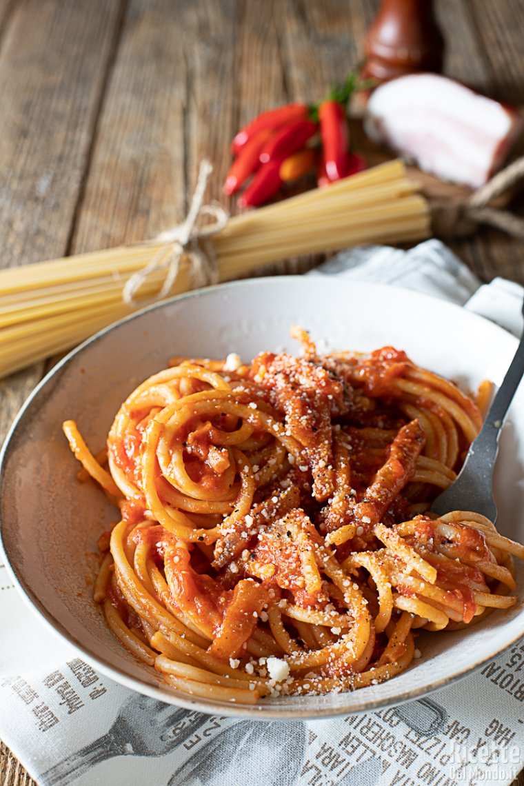 Ricetta bucatini all'amatriciana