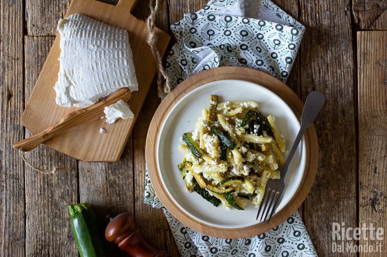 Caserecce con zucchine e ricotta