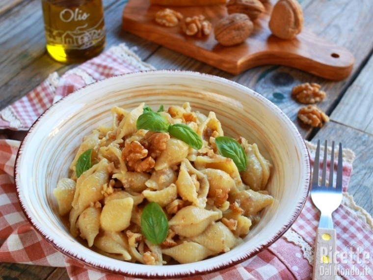 Conchiglie al pesto di noci