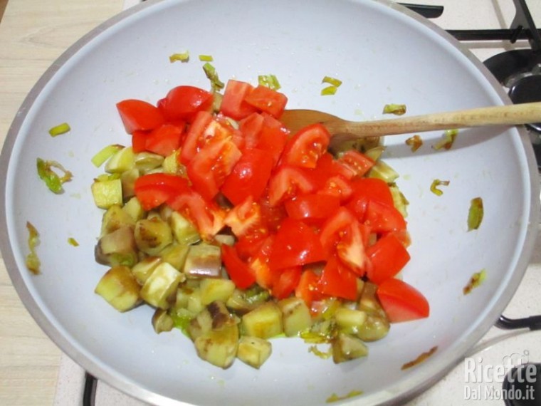 Pasta con le melanzane bianche 7