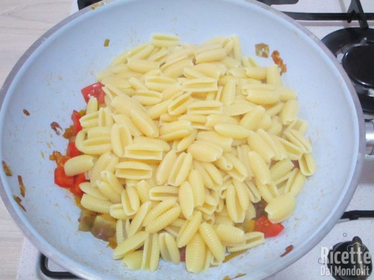Pasta con le melanzane bianche 9
