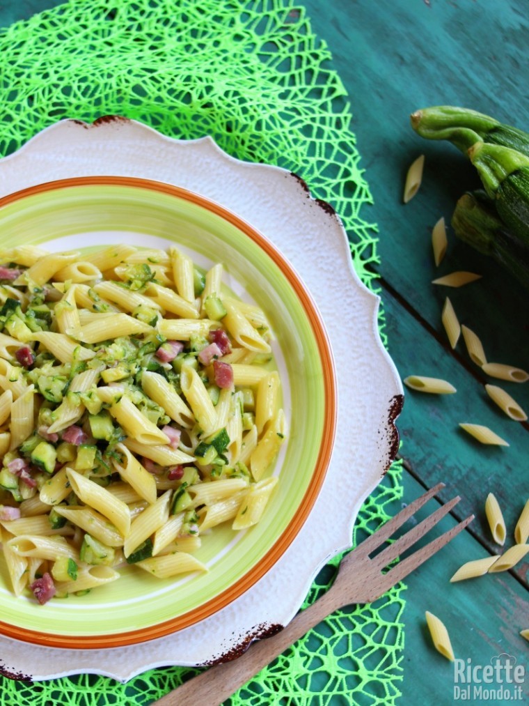 Come fare le pennette zucchine e speck