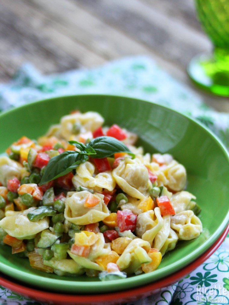 Ricetta tortellini primavera con verdure fresche