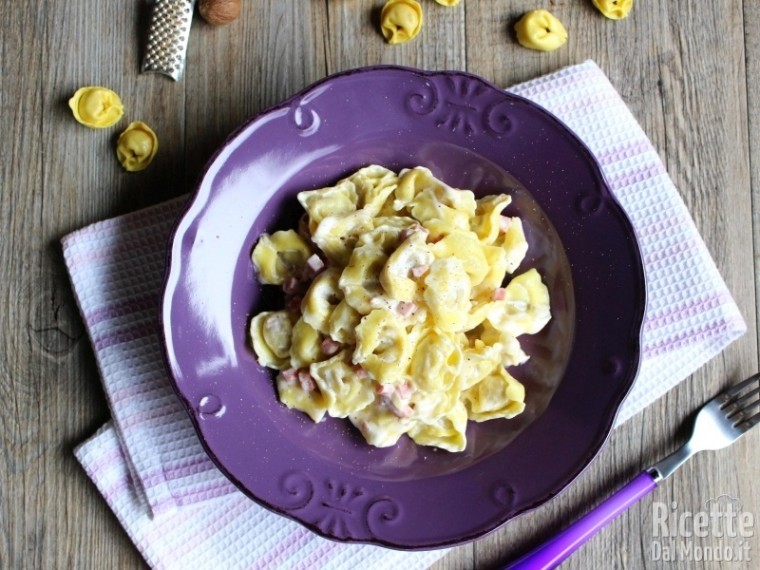 Tortellini Panna e Prosciutto