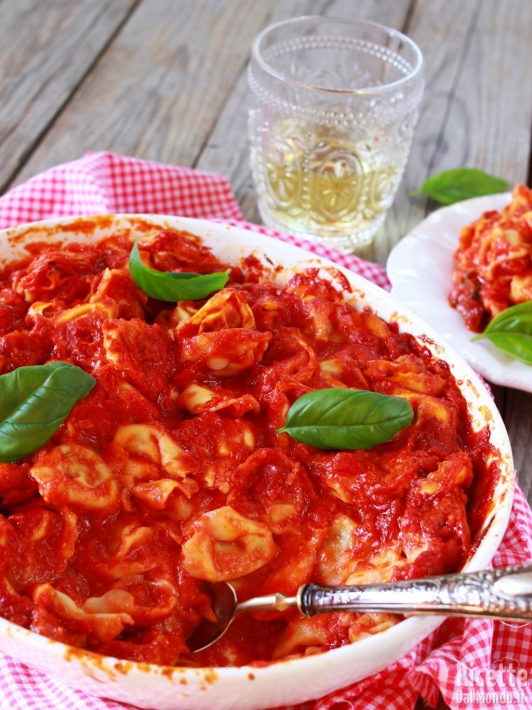 Come fare i tortellini al forno al sugo
