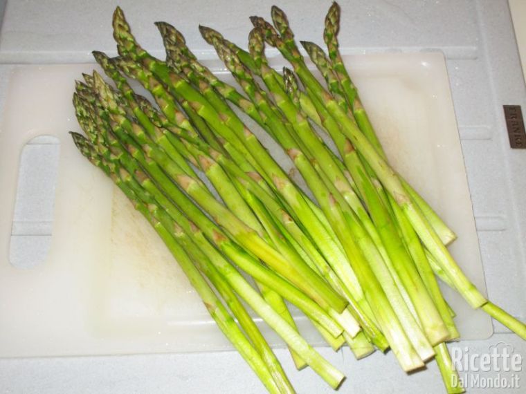 Pulire gli asparagi