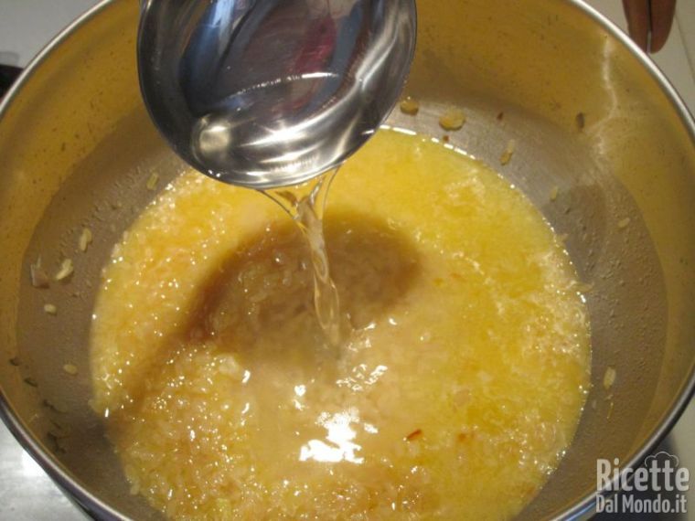 Cuocere il risotto