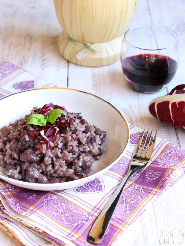 Come fare il risotto al radicchio e salsiccia