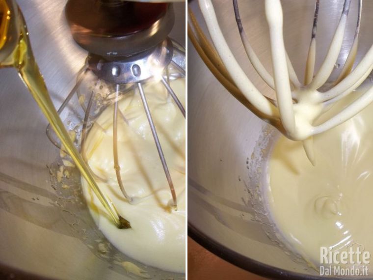 Aggiungere l'olio e salare