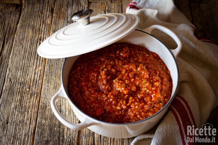 Ragù alla bolognese, la ricetta originale della tradizione!