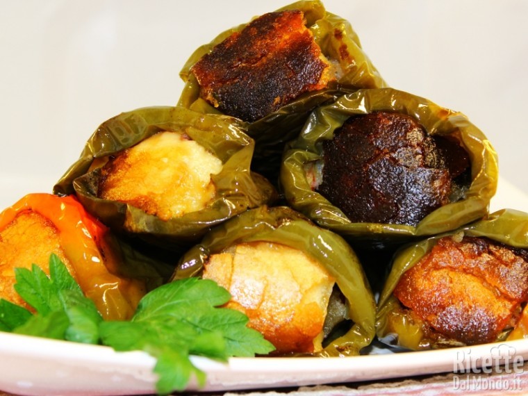 Come fare i peperoni imbottiti fritti