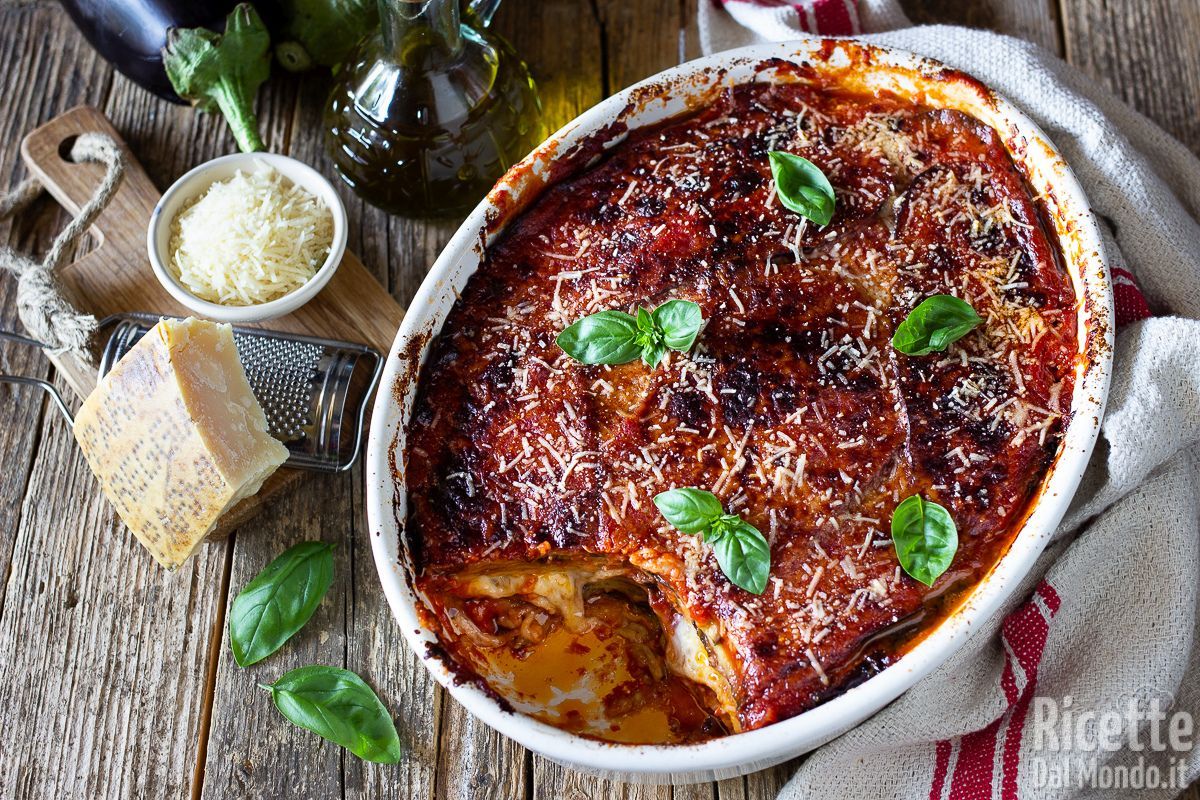 Parmigiana di melanzane. La ricetta classica napoletana!