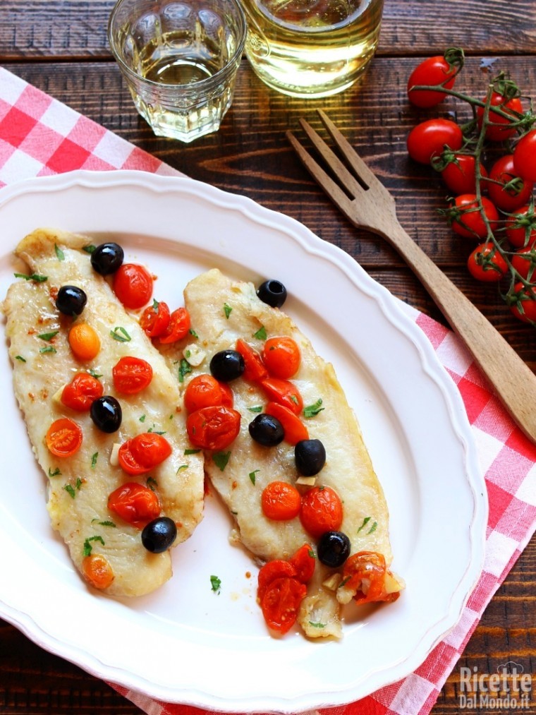 Filetti di persico con pomodorini al vino bianco al forno