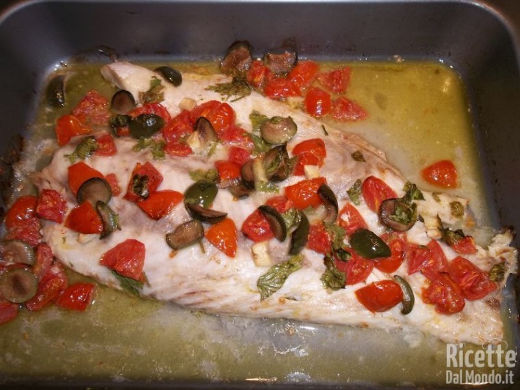 Pesce persico con pomodorini e olive 5
