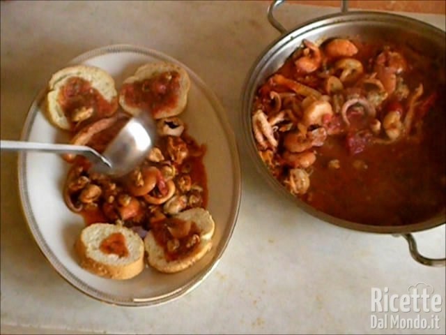 Zuppa di Pesce con Molluschi, Crostacei e Frutti di mare